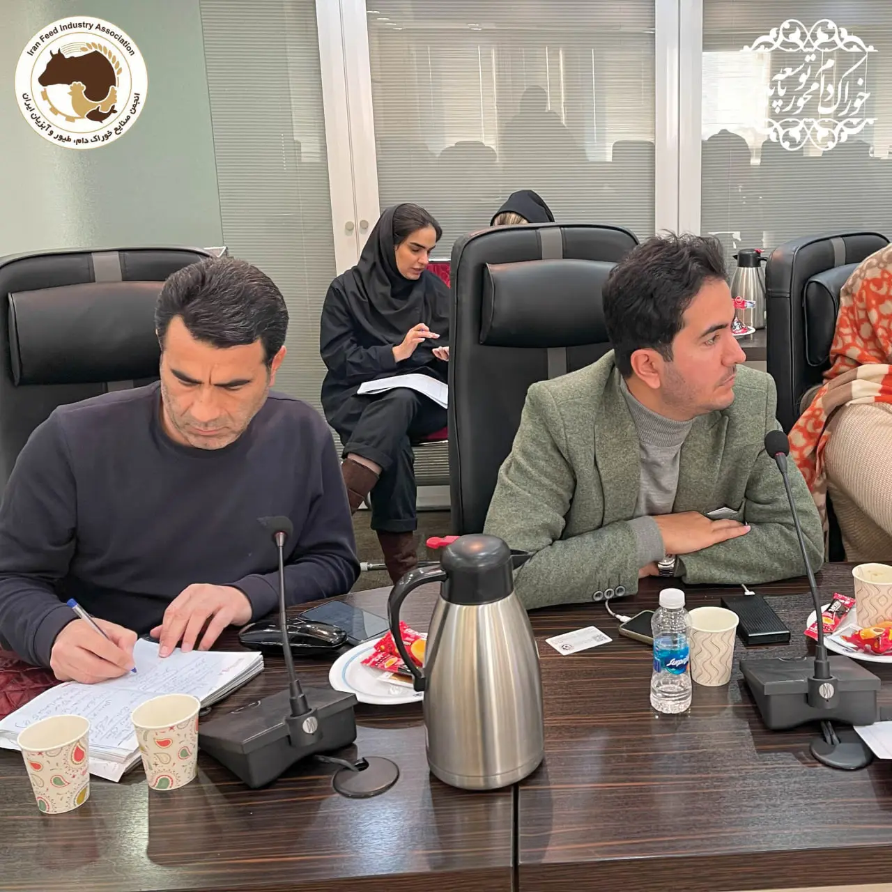 نشست پرسش و پاسخ در خصوص سامانه بازارگاه با محوریت کارخانجات خوراک دام، طیور و آبزیان