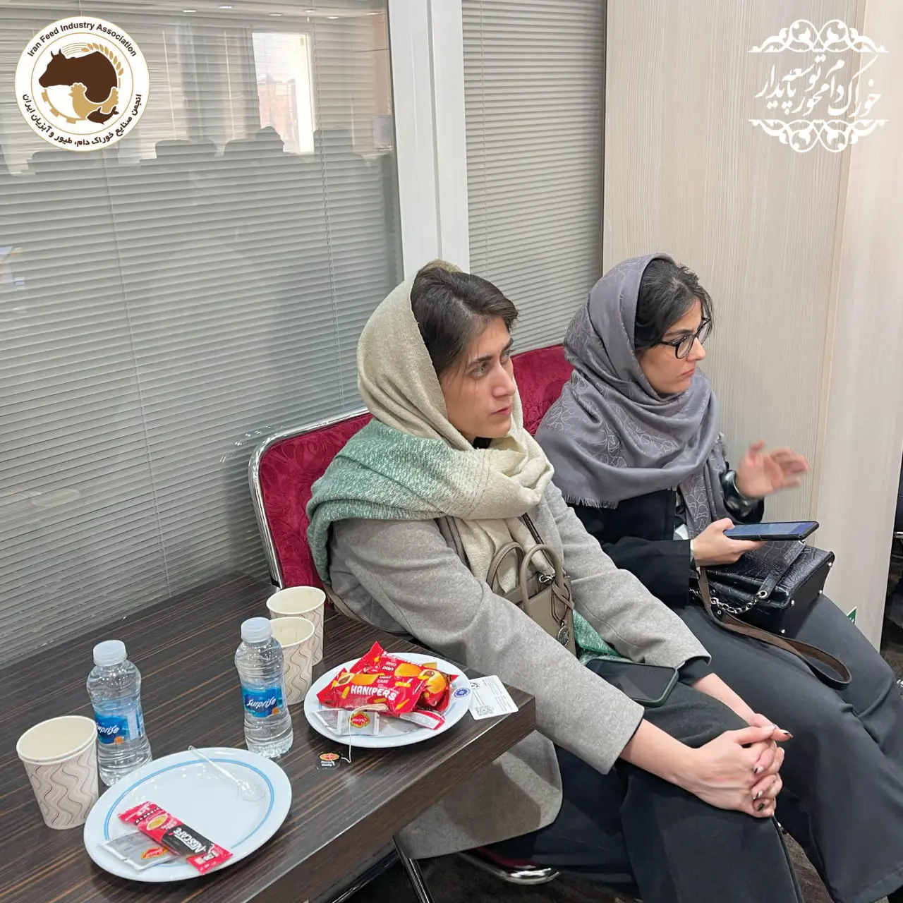 نشست پرسش و پاسخ در خصوص سامانه بازارگاه با محوریت کارخانجات خوراک دام، طیور و آبزیان