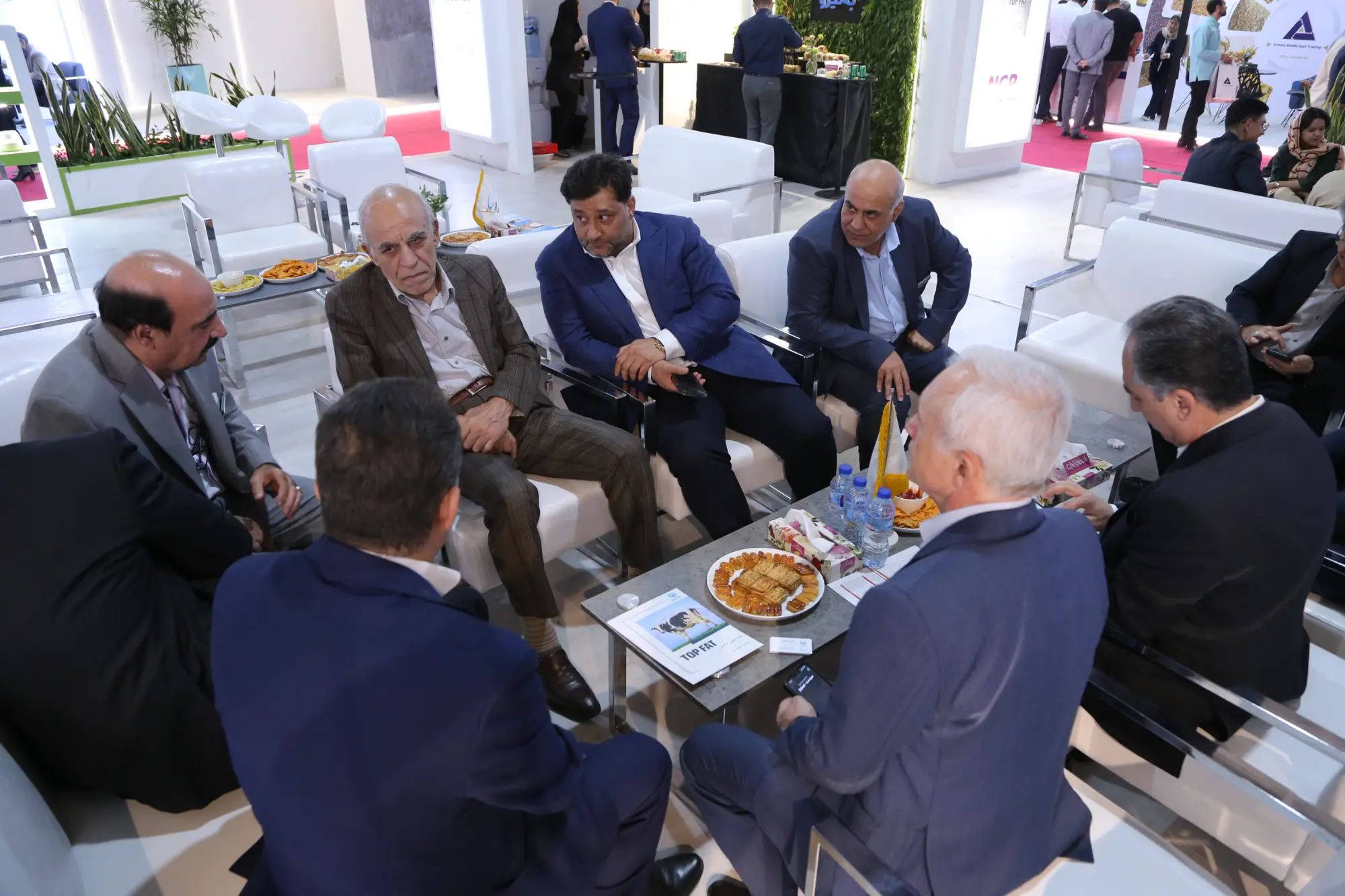 نشست با تولیدکنندگان در نمایشگاه بین المللی دام،طیور و صنایع وابسته تهران 1404